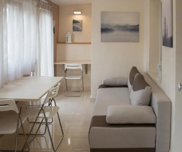 Kosmos Service Apartment Modern Spirit City Center With Additional Cost Parking
